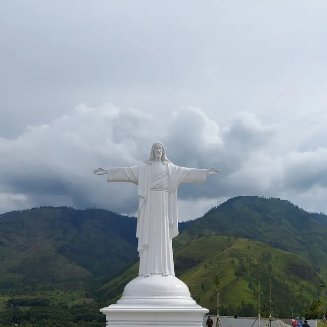 Patung Tuhan Yesus