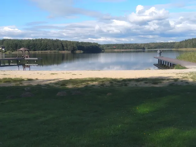 Deczno. Ośrodek wypoczynkowy, pole namiotowe, kemping