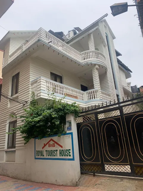 BnB Royal Tourist House - Lugar familiar limpio y acogedor con desayuno cerca de los lugares turisticos Janaki conoce bien el