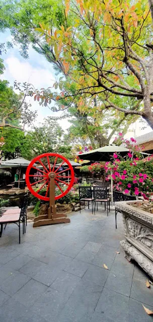 Truc Lam Vien Cafe & Restaurant