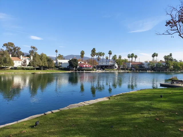 Lago Santa Margarita Beach Club