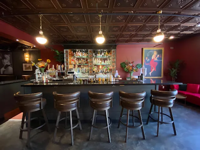 Mac's at 19 Broadway