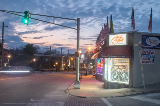 Voltaire Cycles Verona