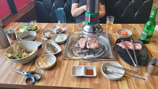 한돈참숯꼬기 월성점