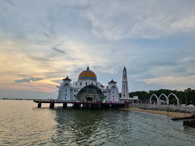 Masjid Selat Melaka Sunset Viewing Point