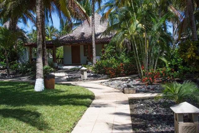 Dos Mundos Pacific Resort