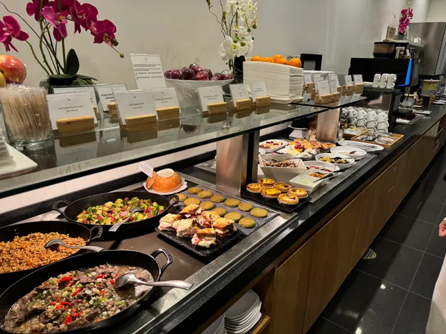 Cathay Pacific First & Business Class Lounge