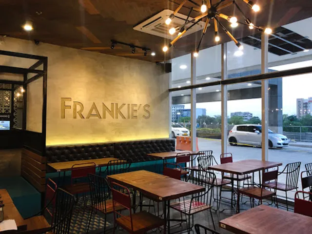Frankie's New York Buffalo Wings - SM City Fairview