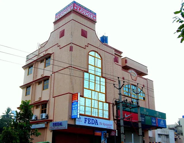 Hotel Devas Paradise Deluxe Lodge