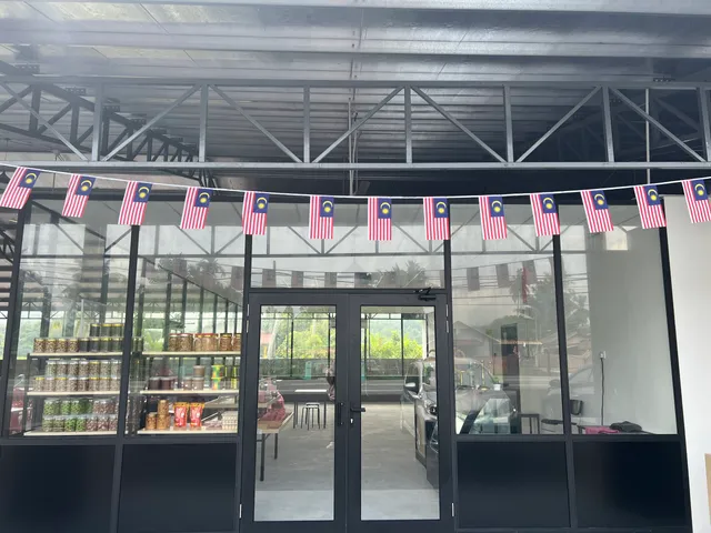 Nooilicious Cafe & Bakery ( Kuala Kangsar, Perak )