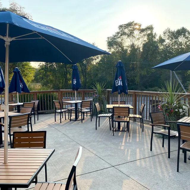 Log Cabin Inn - Restaurant, Motel & Bar