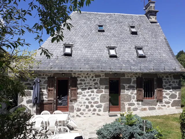 Gîte de l'Abreuvoir: location gîte de vacances proche station Ski Le Lioran Cantal Aurillac
