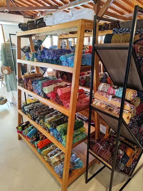 Seminyak Gallery - Bali Arts & Crafts