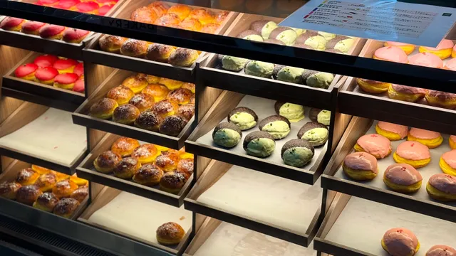 POTERI BAKERY（ポテリベーカリー） -TOKYO- 横浜店 1日300個限定の生ドーナツ専門店