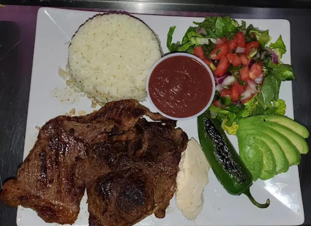 HERITAGE LOUNGE BAR Y RESTAURANTE