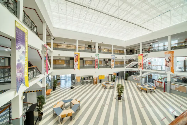 University of Seville Faculty of Tourism and Finance