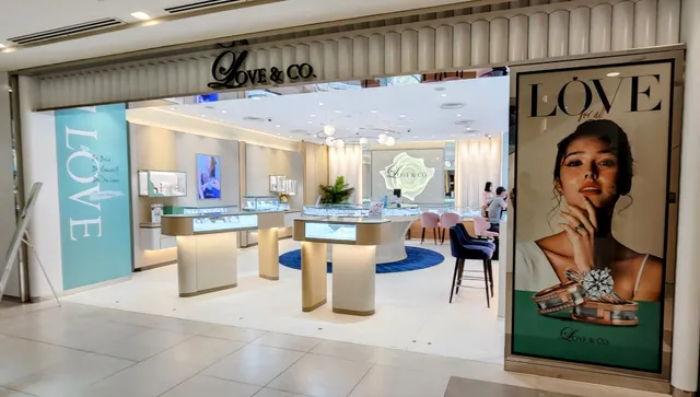 Love & Co. Plaza Singapura - Engagement Diamond rings and Wedding Bands
