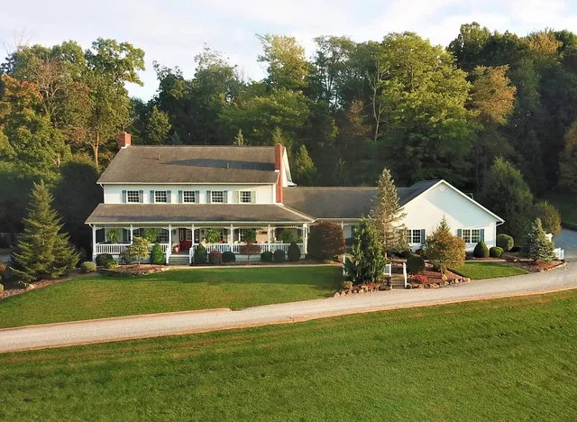 Charm Countryview Inn