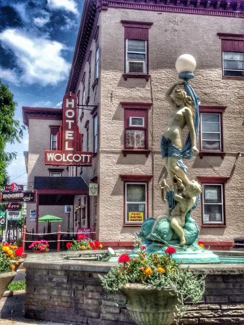 Wolcott Hotel & Motor Inn