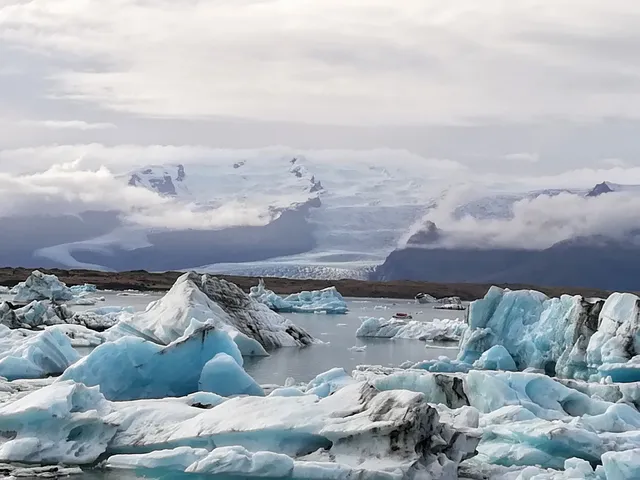 Ice Lagoon Zodiac Boat Tours