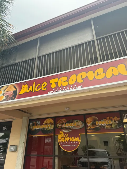 Dulce Tropical Restaurant & Café