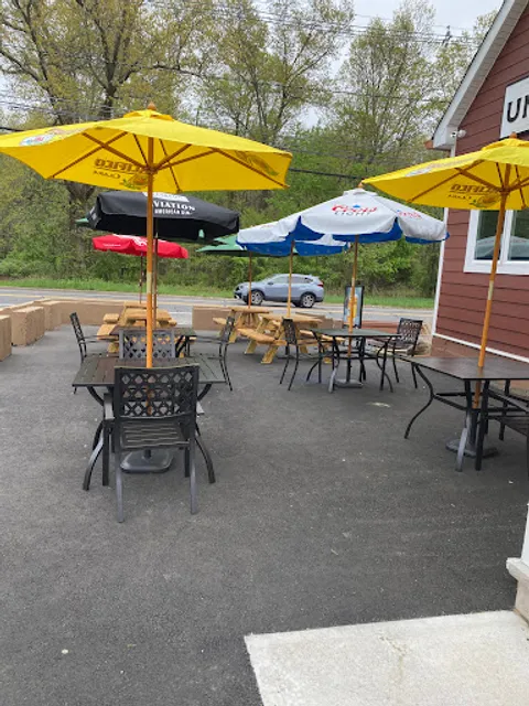 Uncle Tanks Kitchen and Bar