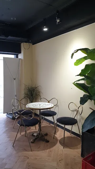 이스트아뜰리에(EAST ATELIER)