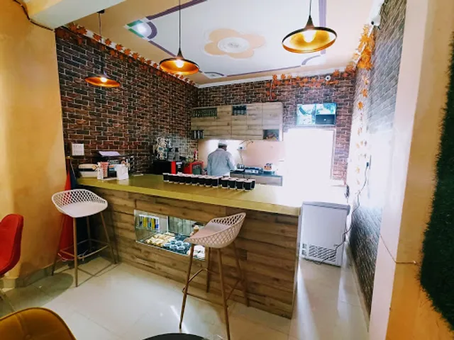 VAINARAS CAFE & SHAKES