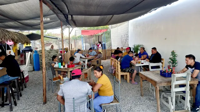 Birria & mariscos"El Gallo"