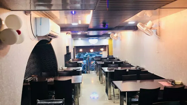 Lucknowi Dastarkhwan