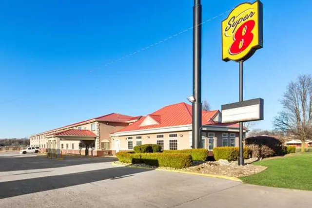 Super 8 by Wyndham Elizabethtown