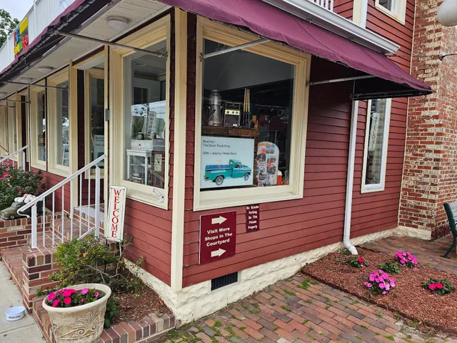 Beaches~ The Green Truck Shop