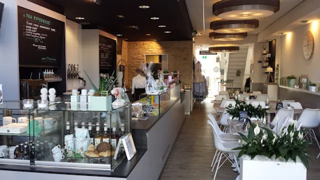 Qoffee and More - Concept Store