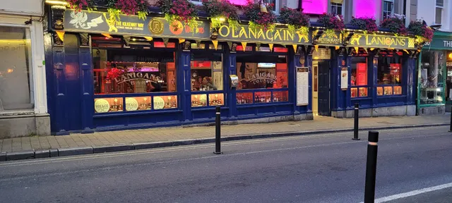 The Field Bar & Restaurant