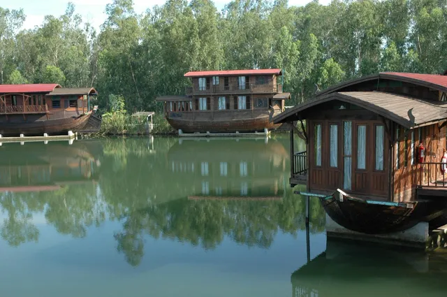 Mom Chailai River Retreat Hotel