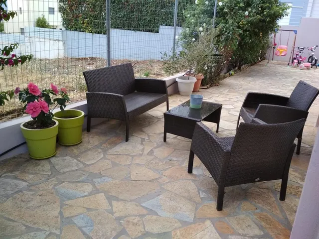 Airport Family house