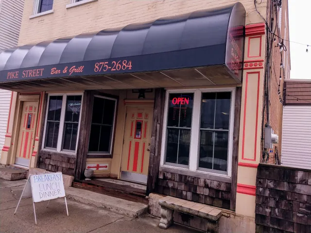 Pike Street Bar & Grill