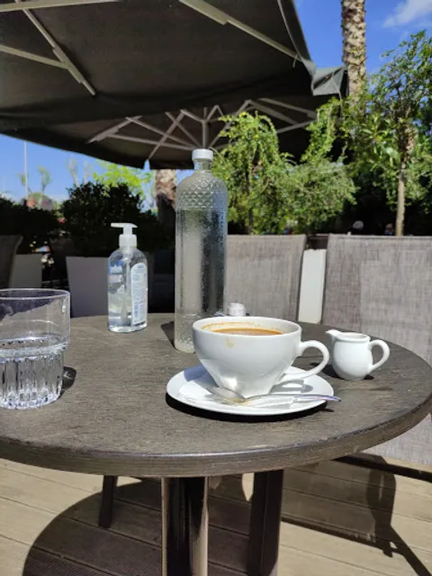 Gallis All Day Food Coffee Bar