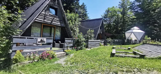 Under Cottages Beskid