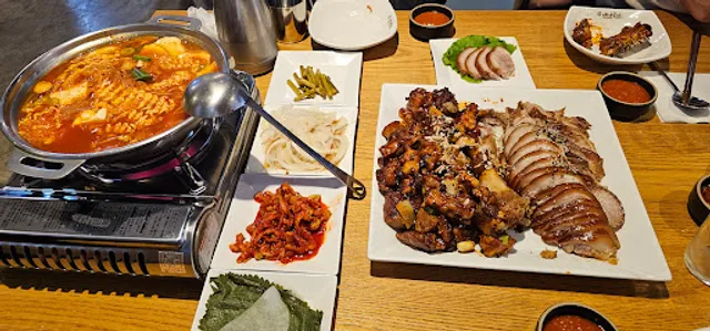 배가족발웅상점