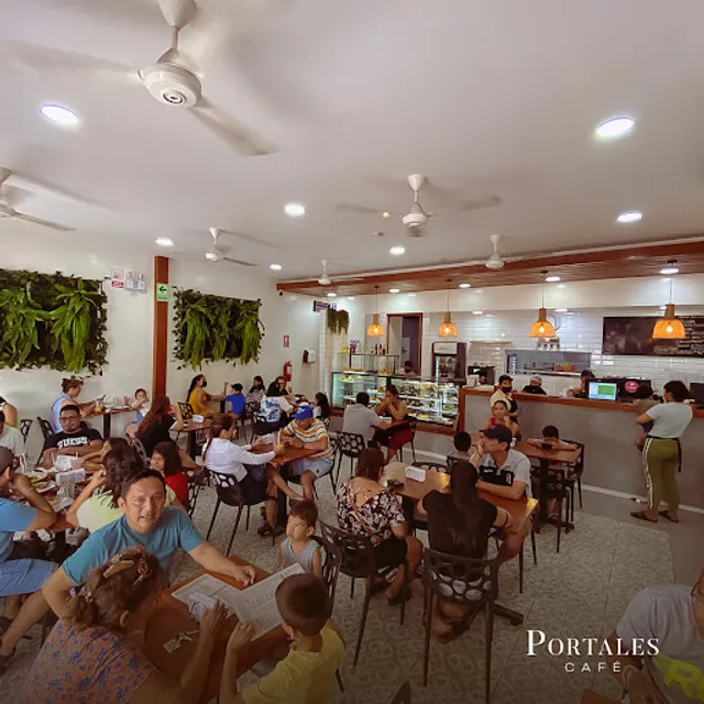 Portales Café