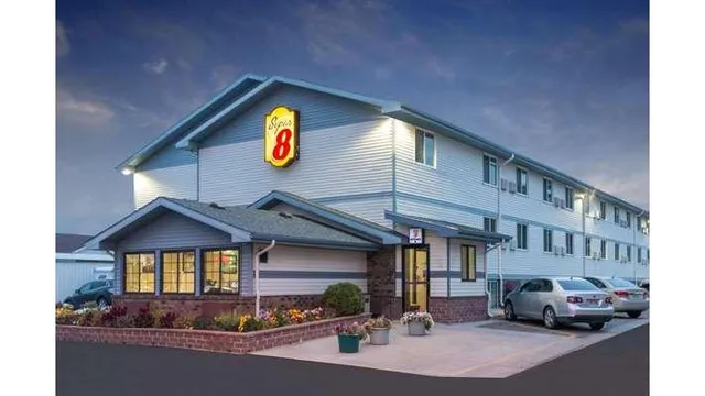 Super 8 by Wyndham Pierre SD