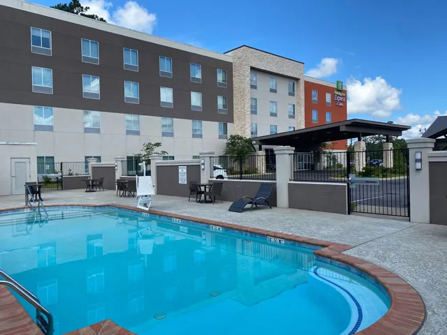 Holiday Inn Express & Suites Pineville-Alexandria Area by IHG