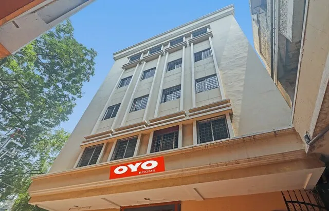 OYO Hotel Padmini Near Lakdikapool Metro Station