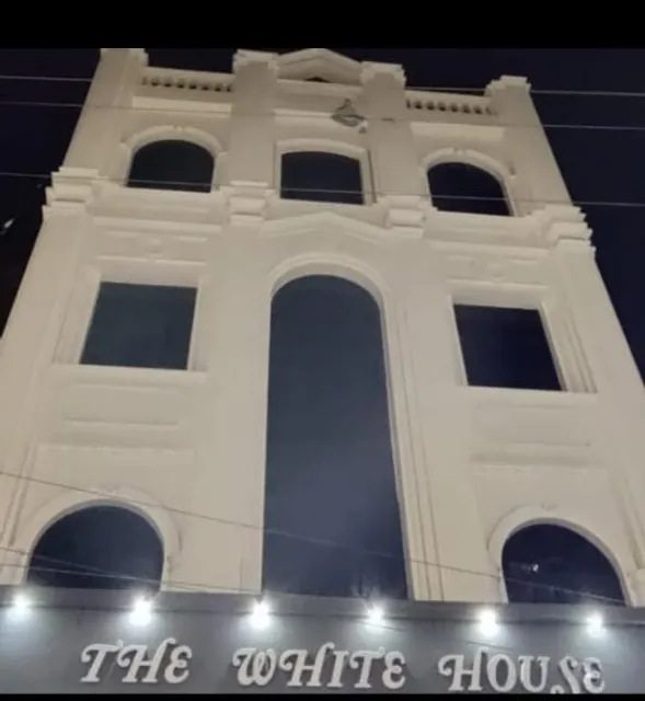 The White House - Hotel near Kashi Vishwanath temple