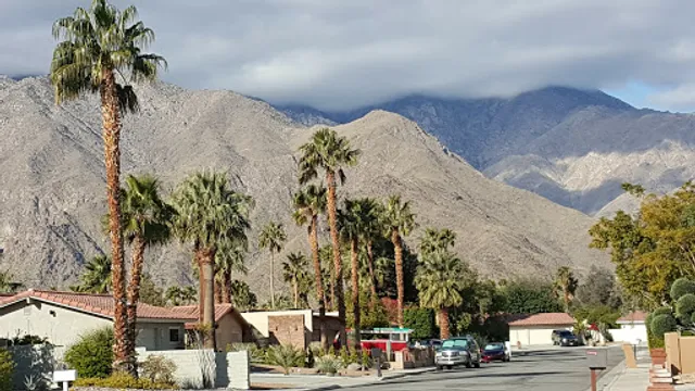 Sunrise Square Shopping Center