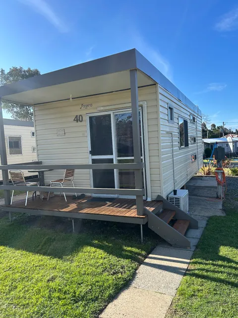 Batemans Bay Holiday Park & Hostel