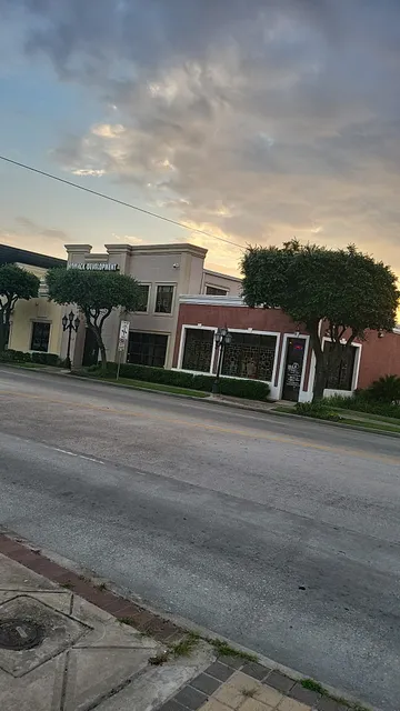 Mc Queen's Custom Tailor