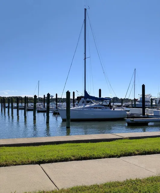 Dreymon's Cafe - Langley Marina