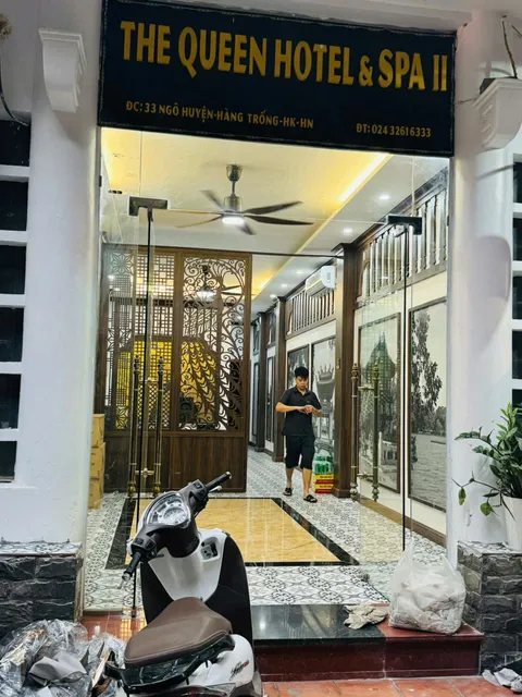 The Queen Hotel and Spa 2